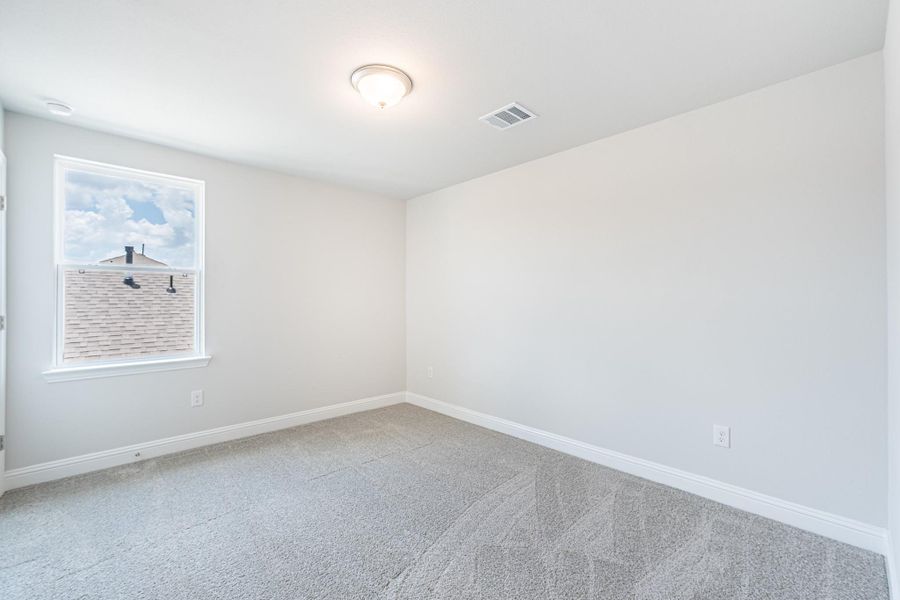 Spacious, unfurnished interior of a new home in Stonebrooke, Conroe (Image 12).