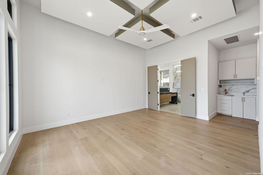 Spacious, unfurnished interior of a new home in , San Antonio (Image 43). Spacious, unfurnished interior of a new home in , San Antonio (Image 43).