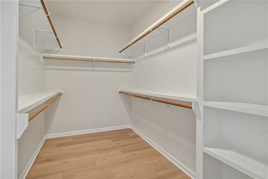 Spacious, unfurnished interior of a new home in Bellwyn, Johns Creek (Image 15).