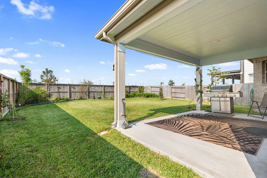 2 sides of the fence are completely maintained by the HOA!