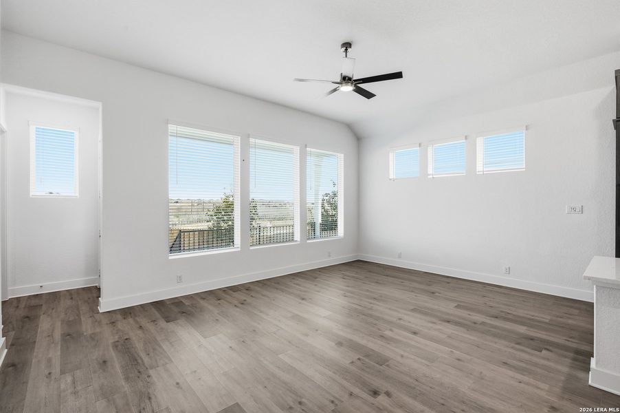 Spacious, unfurnished interior of a new home in Prominence, San Antonio (Image 24).