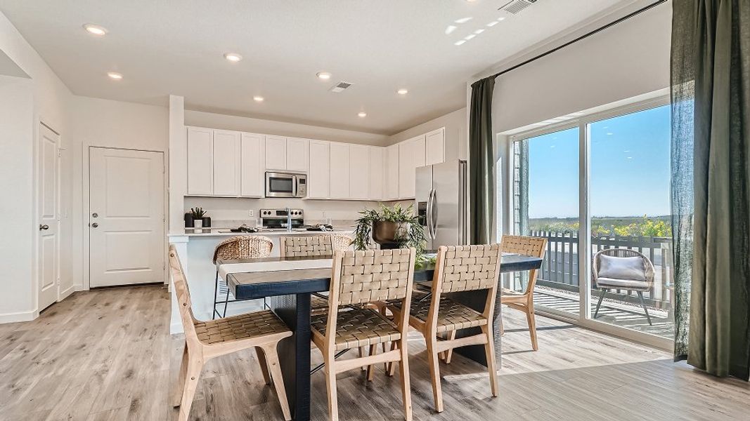 1851 Aviator Nook F1