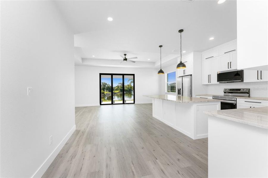 Spacious, unfurnished interior of a new home in , Rotonda West (Image 21).