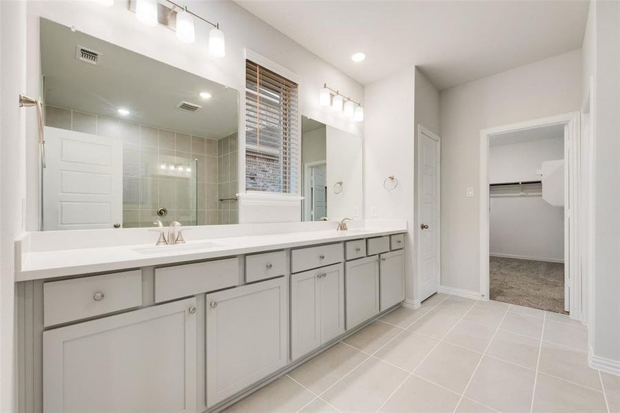Furnished interior view inside a new home in Sutton Fields, Celina (Image 8).