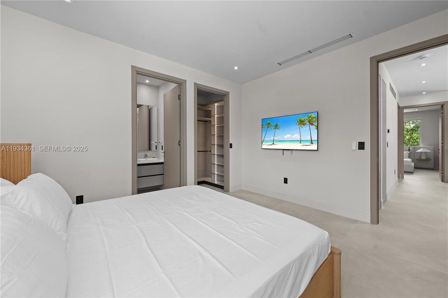 Furnished interior view inside a new home in , Miami (Image 34).