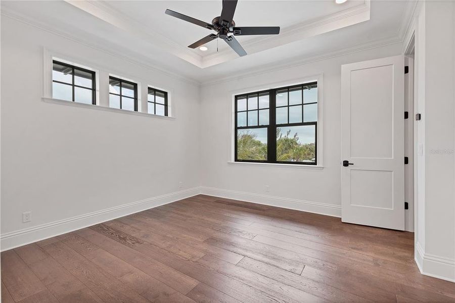 Spacious, unfurnished interior of a new home in , Boca Grande (Image 22).