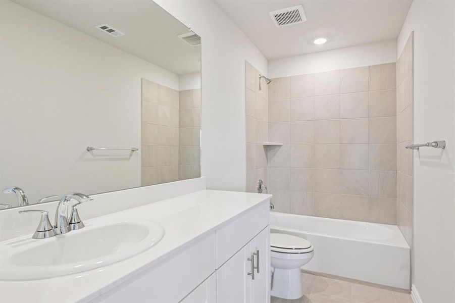 Furnished interior view inside a new home in River Ridge, Crandall (Image 8).