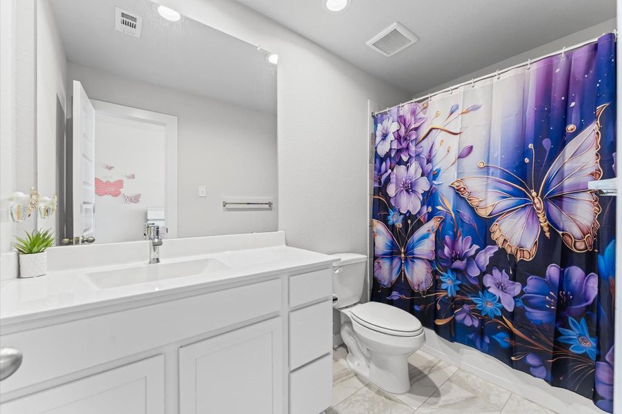 En suite bathroom En suite bathroom