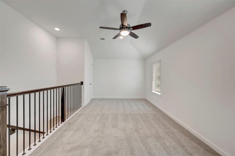 Spacious, unfurnished interior of a new home in Sorella, Tomball (Image 39).