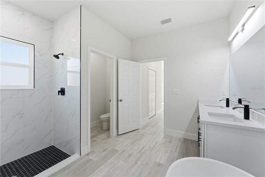 Furnished interior view inside a new home in , Ocala (Image 16).