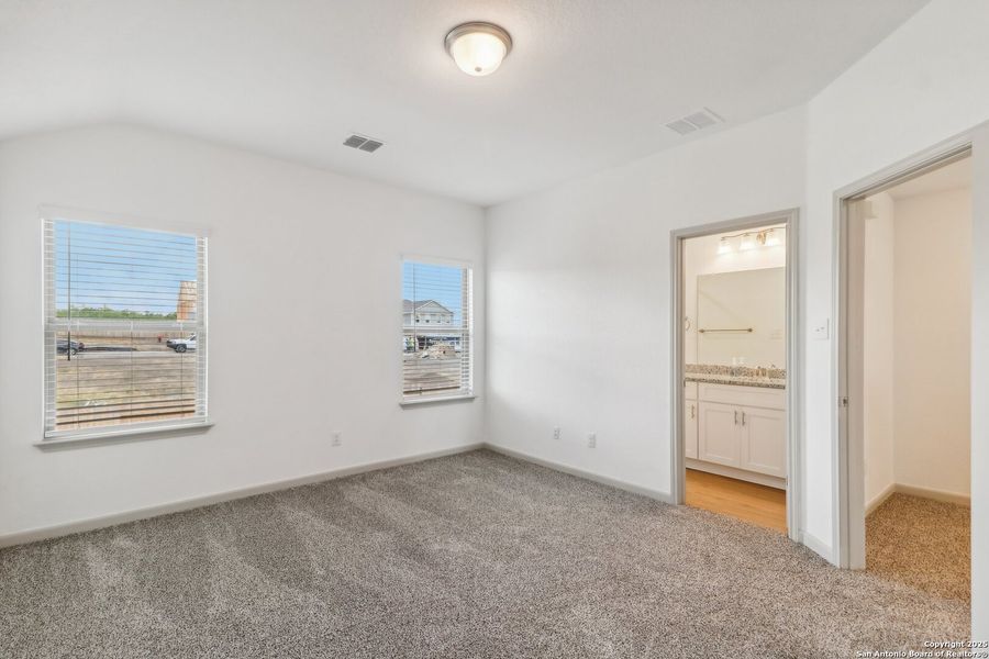 Spacious, unfurnished interior of a new home in , San Antonio (Image 43).