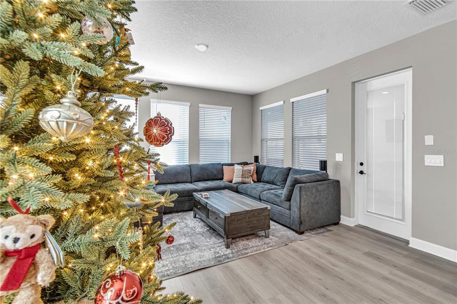 Furnished interior view inside a new home in , Winter Garden (Image 14).