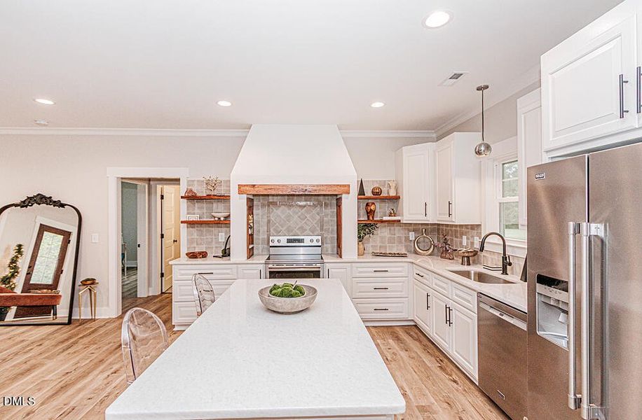 0032-IMG_0033 0032-IMG_0033