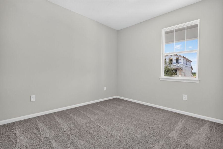 Spacious, unfurnished interior of a new home in Pasadena Ridge Master, Dade City (Image 13).