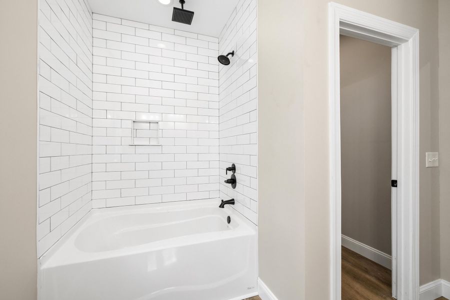 Image 33 of a home in .