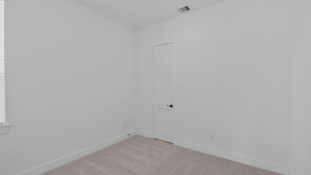 Spacious, unfurnished interior of a new home in Evergreen 60s, Conroe (Image 20).