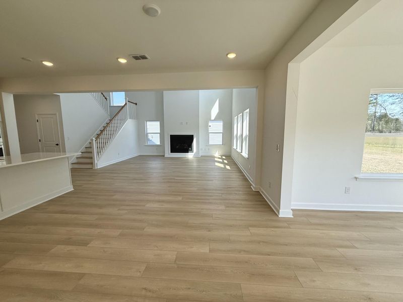 Spacious, unfurnished interior of a new home in , Summerville (Image 14).