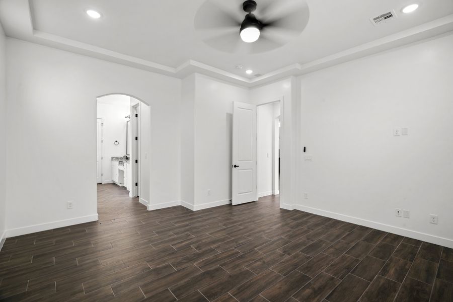 Representative unfurnished interior of a home built from the Scottsdale by LEH. Homes in Verdancia, El Paso (Image 62).