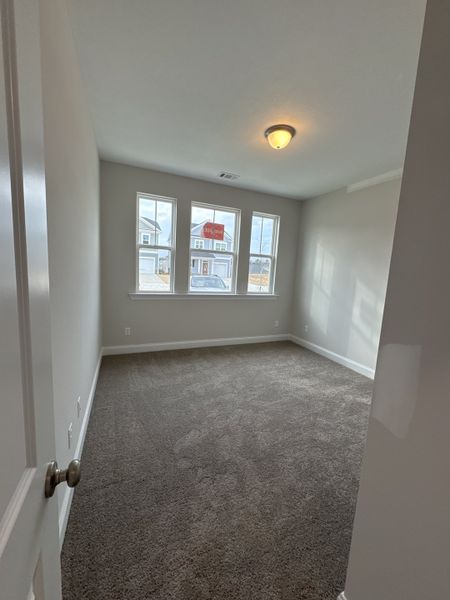 Spacious, unfurnished interior of a new home in Windsor, North Augusta (Image 9).
