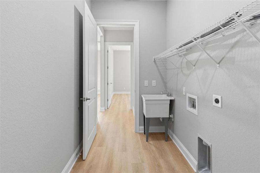 Spacious, unfurnished interior of a new home in , Lake Wales (Image 19).