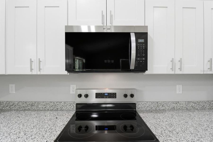 Close-up of interior finishes inside a home in , Dunnellon (Image 9).