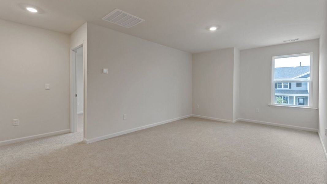 Representative unfurnished interior of a home built from the hanover by D.R. Horton in Bexford, Willow Spring (Image 25).