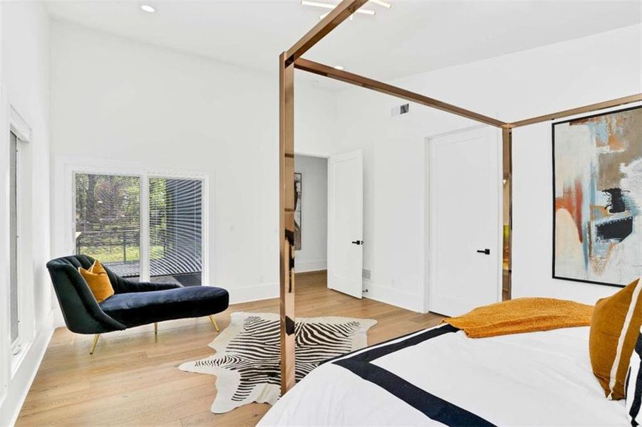 Furnished interior view inside a new home in , Atlanta (Image 40).