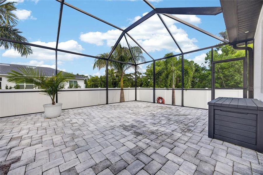 Exterior details and patio area of a home in , Cape Coral (Image 25).