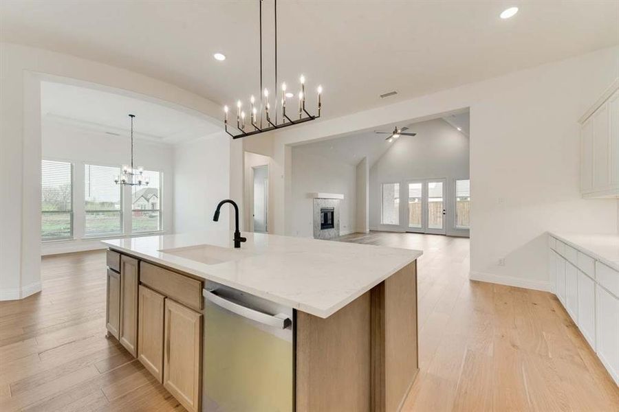 Representative Photo Aberdeen II_13