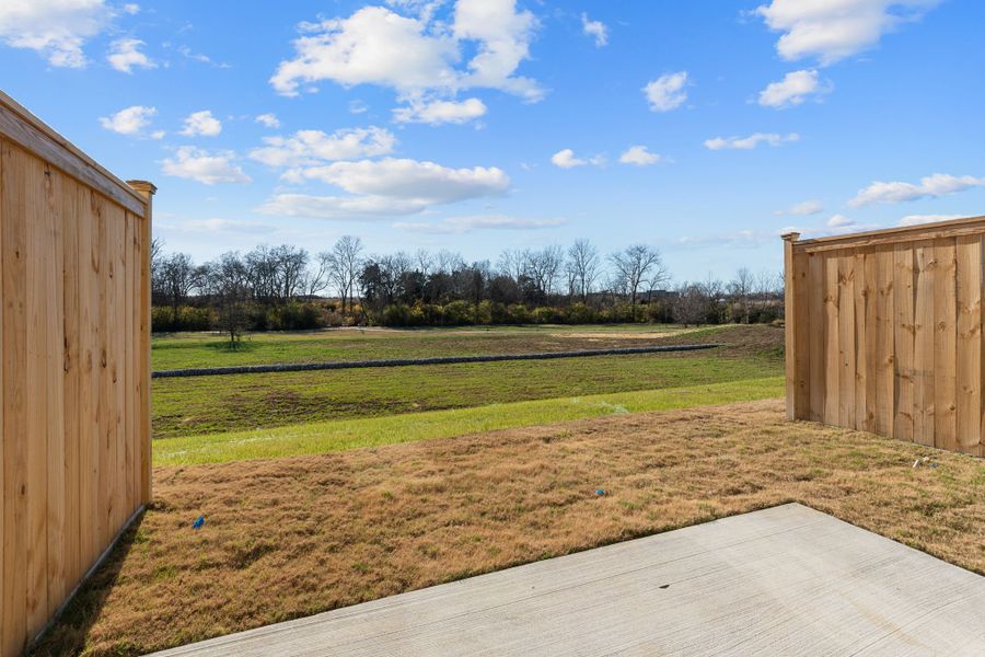 Exterior details and patio area of a home in Oxford Station, Gallatin (Image 4).