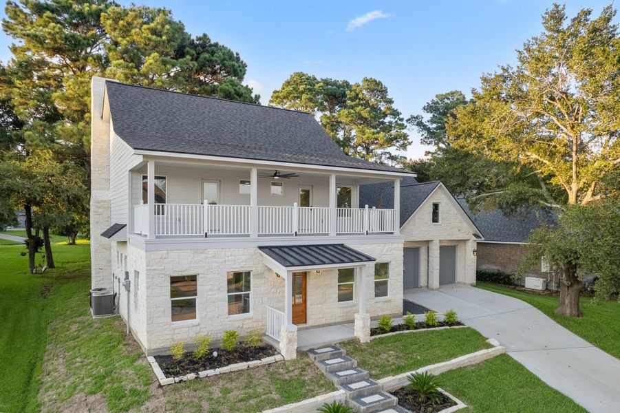 Elevate your lifestyle with this stunning home, featuring a spacious balcony perfect for relaxing and enjoying picturesque views. Elevate your lifestyle with this stunning home, featuring a spacious balcony perfect for relaxing and enjoying picturesque views.