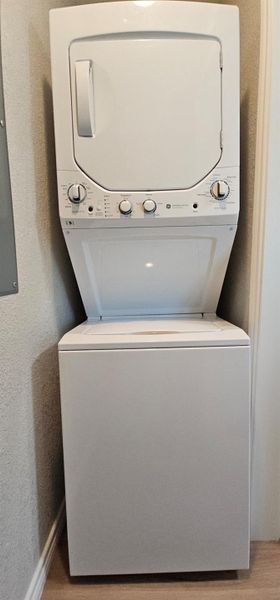 Washer and dryer conveys. Washer and dryer conveys.
