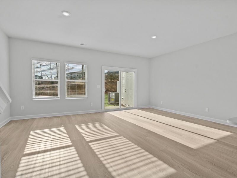 Spacious, unfurnished interior of a new home in Northbrook Village Townes, Taylors (Image 8).