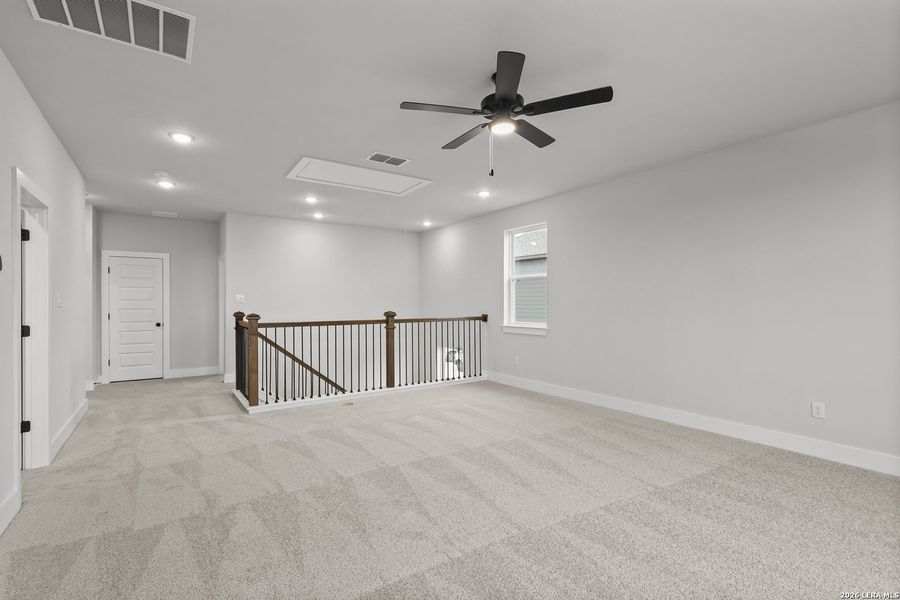 Spacious, unfurnished interior of a new home in Homestead, Schertz (Image 32).