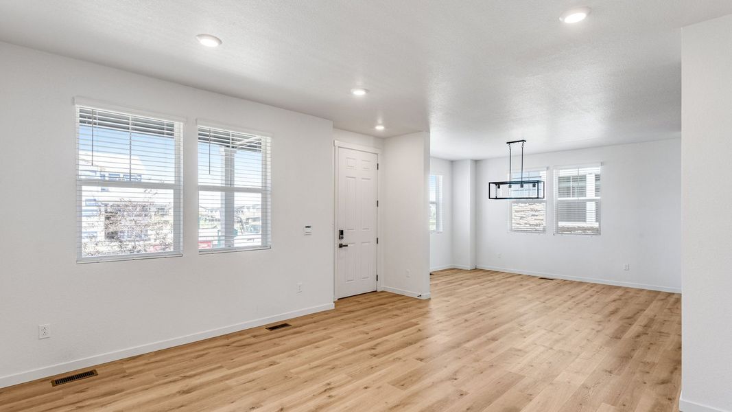 Spacious, unfurnished interior of a new home in Horizon Uptown, Aurora (Image 12). Spacious, unfurnished interior of a new home in Horizon Uptown, Aurora (Image 12).