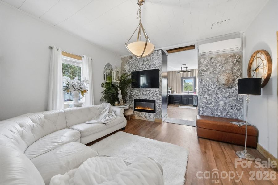 Furnished interior view inside a new home in , Lenoir (Image 5). Furnished interior view inside a new home in , Lenoir (Image 5).