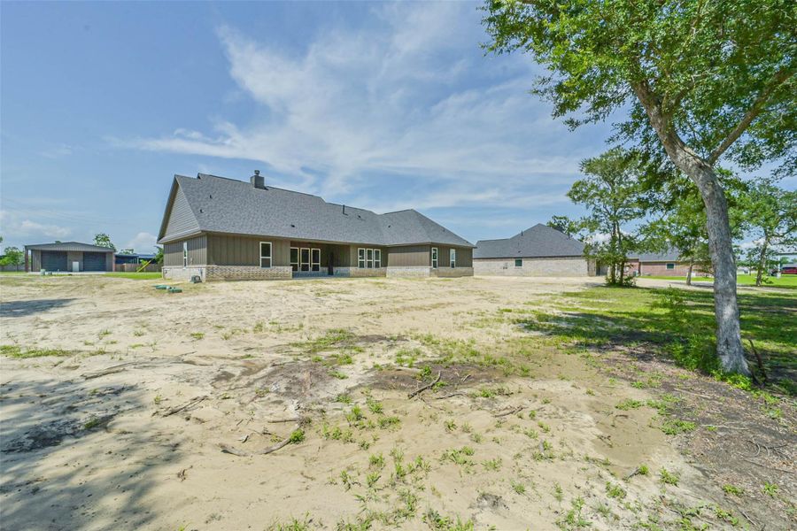 Exterior details and patio area of a home in , Baytown (Image 4).