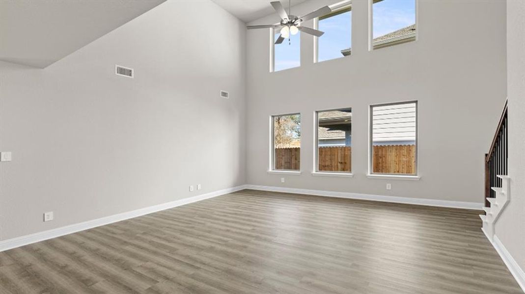 04. 1624 Edgeway - Family