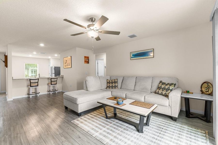 8275-105th-Ct-HigMedia-013-1280