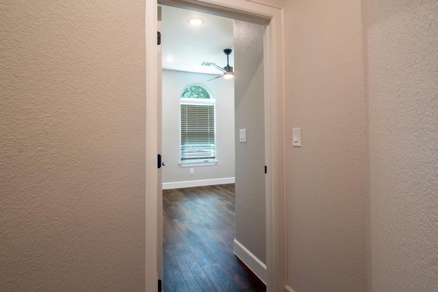 Spacious, unfurnished interior of a new home in , Huntsville (Image 28).