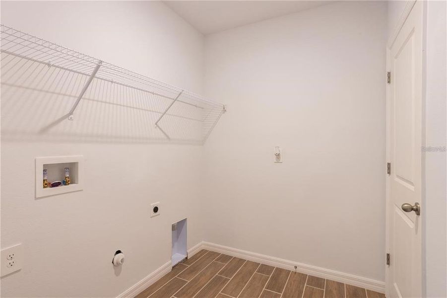 Spacious, unfurnished interior of a new home in , Rotonda West (Image 30).