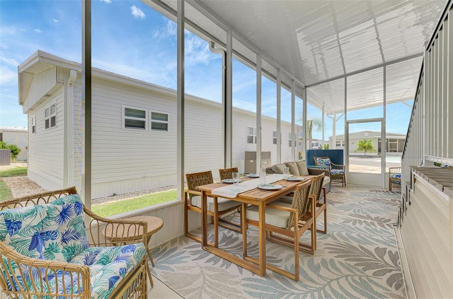 Exterior details and patio area of a home in , Venice (Image 2).
