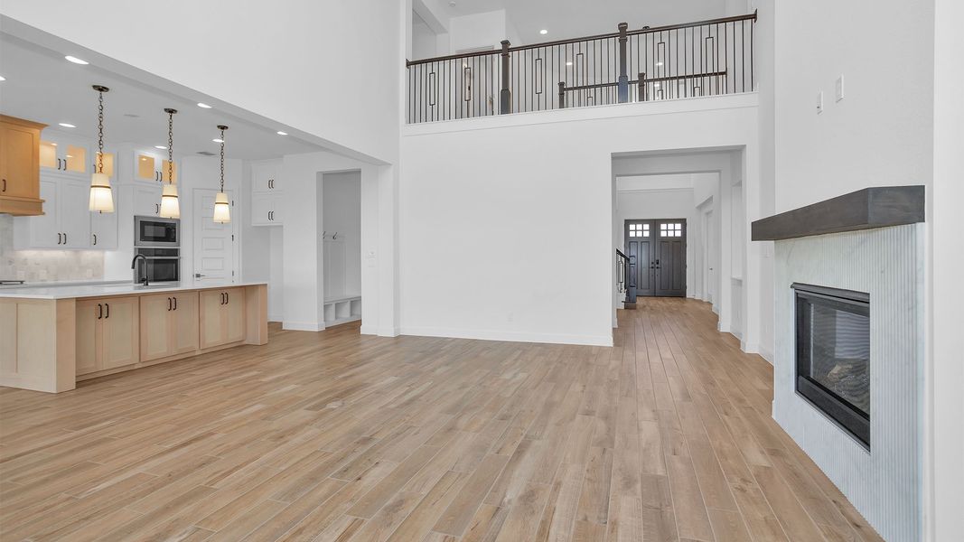 Spacious, unfurnished interior of a new home in Fulshear Lakes, Fulshear (Image 17). Spacious, unfurnished interior of a new home in Fulshear Lakes, Fulshear (Image 17).