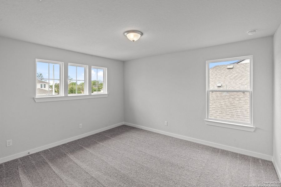 Spacious, unfurnished interior of a new home in August Fields, New Braunfels (Image 28).