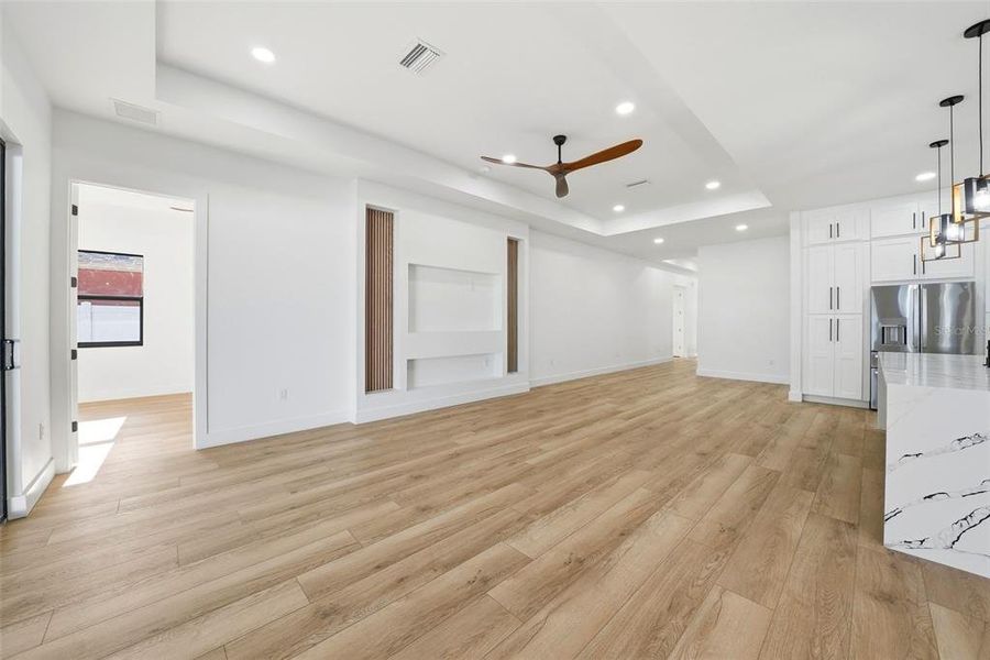 Spacious, unfurnished interior of a new home in , St. Petersburg (Image 22).