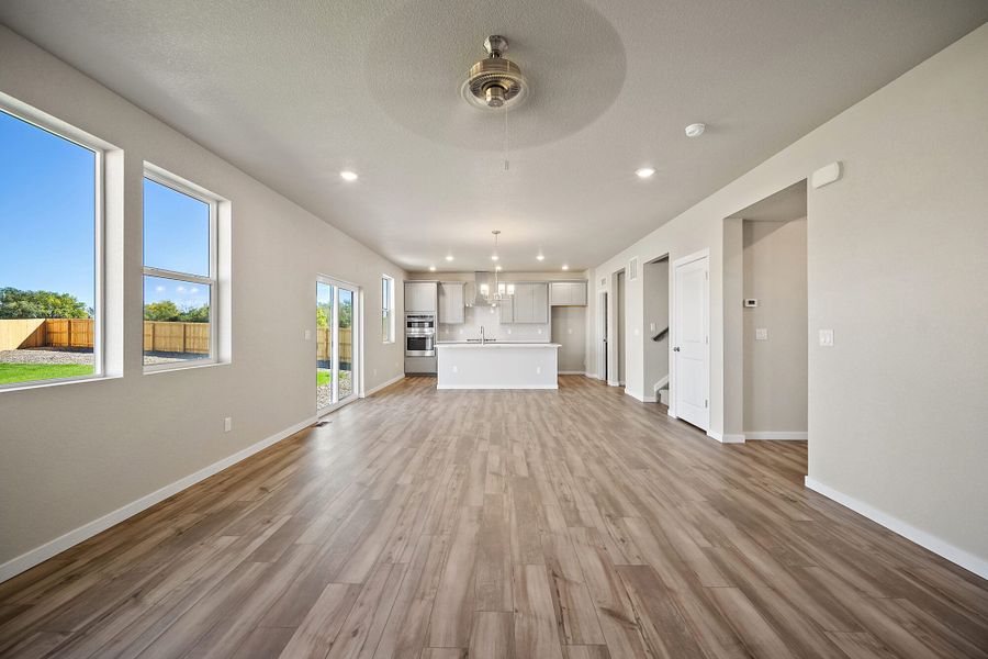Spacious, unfurnished interior of a new home in The Glen-12, Colorado Springs (Image 21).