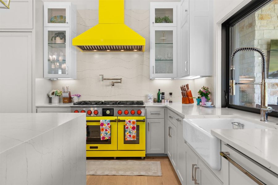 KITCHEN