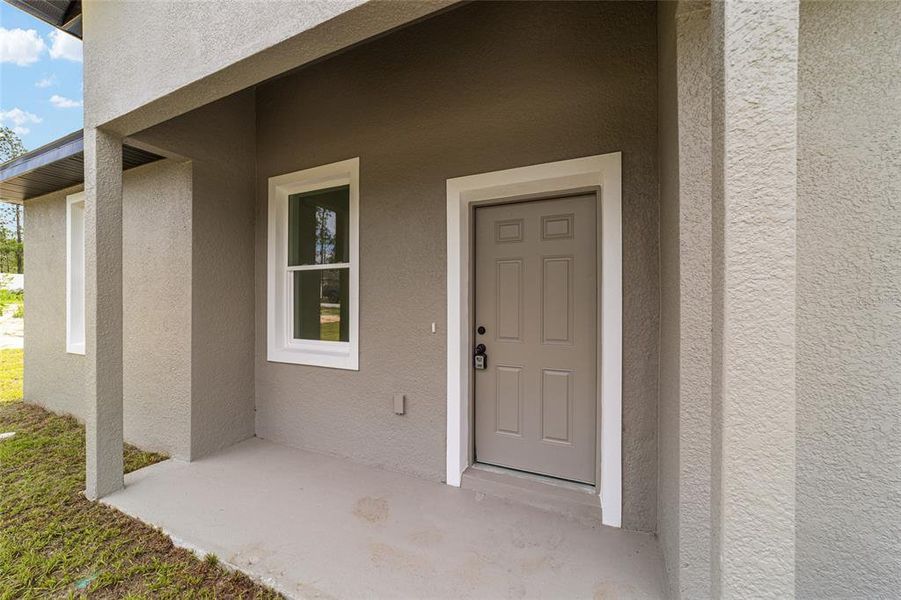 Exterior details and patio area of a home in , Dunnellon (Image 3). Exterior details and patio area of a home in , Dunnellon (Image 3).
