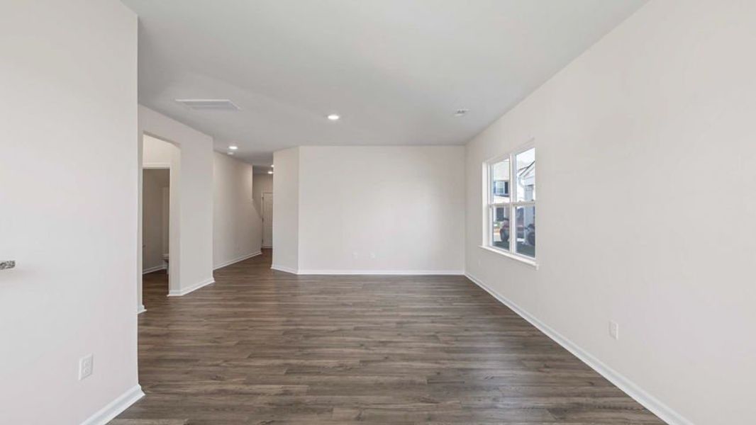 Spacious, unfurnished interior of a new home in Covington Village, Greer (Image 16).