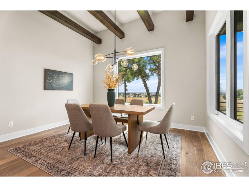 Beamed ceiling in the dining room